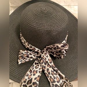 FINAL SALE 🔥 Boutique paper hat with leopard bow ribbon